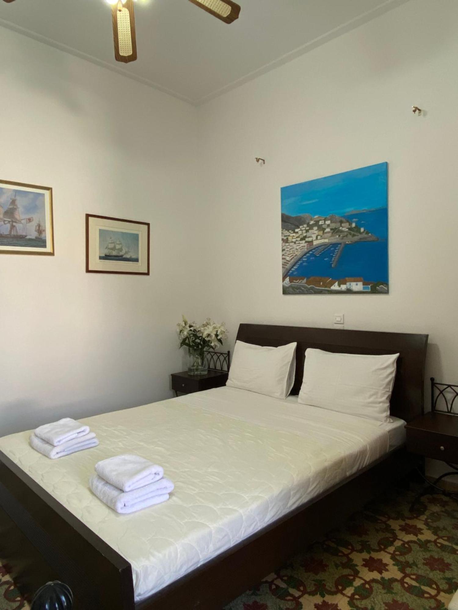 Douskos Uptown Living Hotel Hydra  Exterior photo