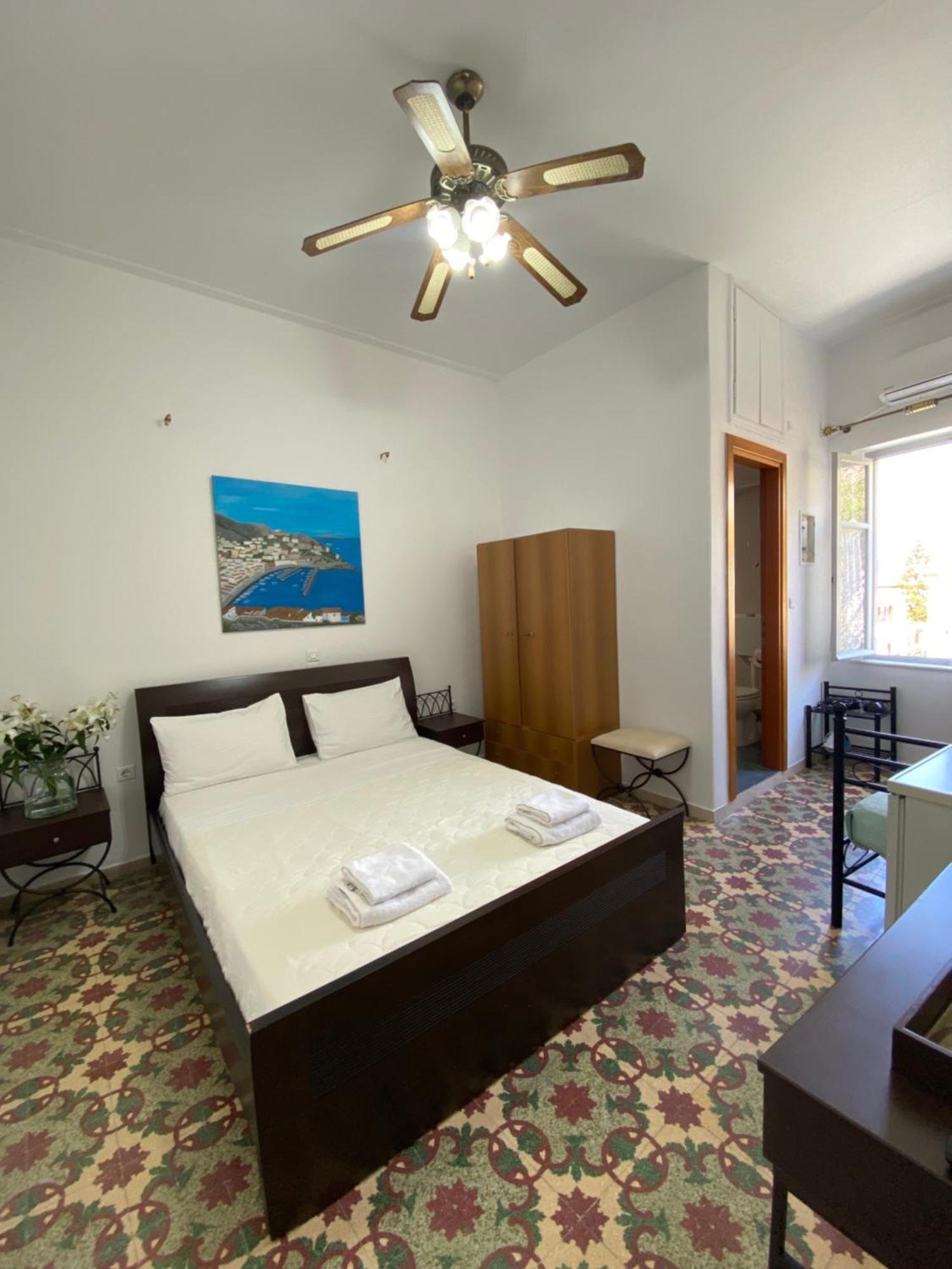 Douskos Uptown Living Hotel Hydra  Exterior photo